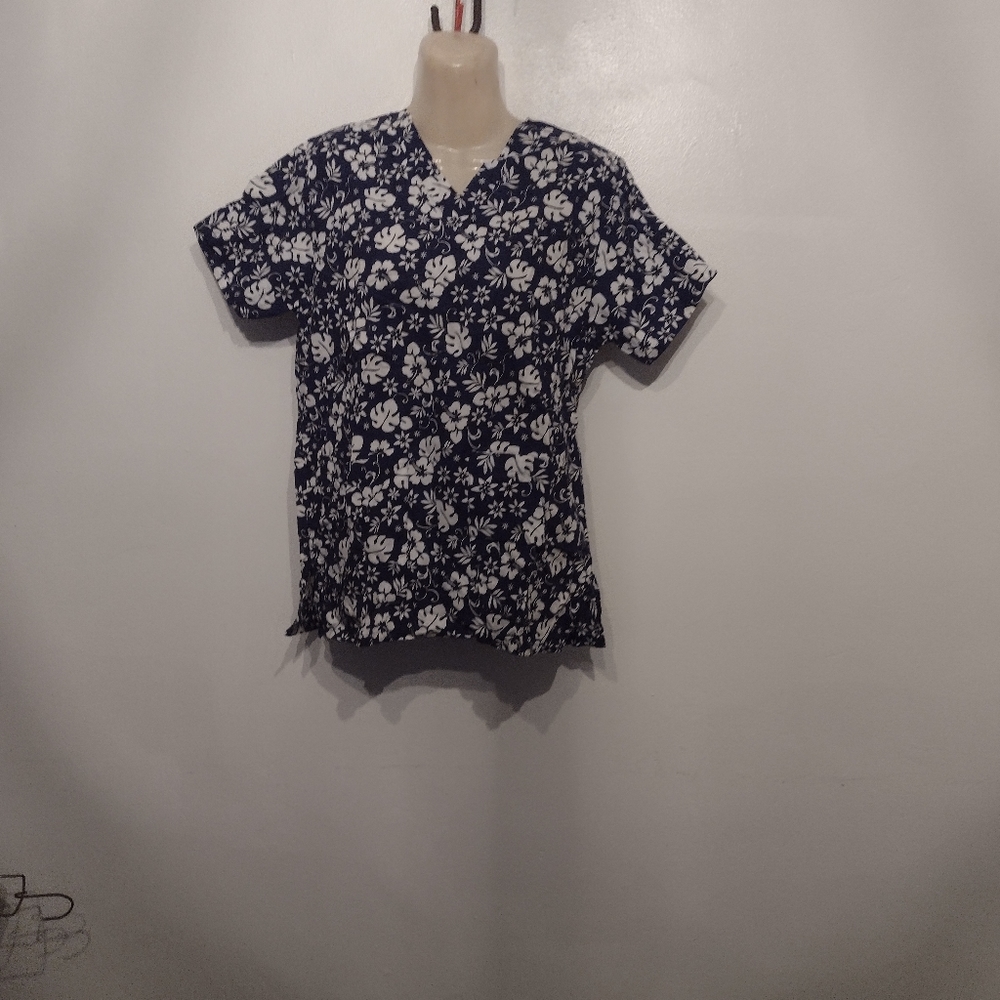 Heart women's nurse top